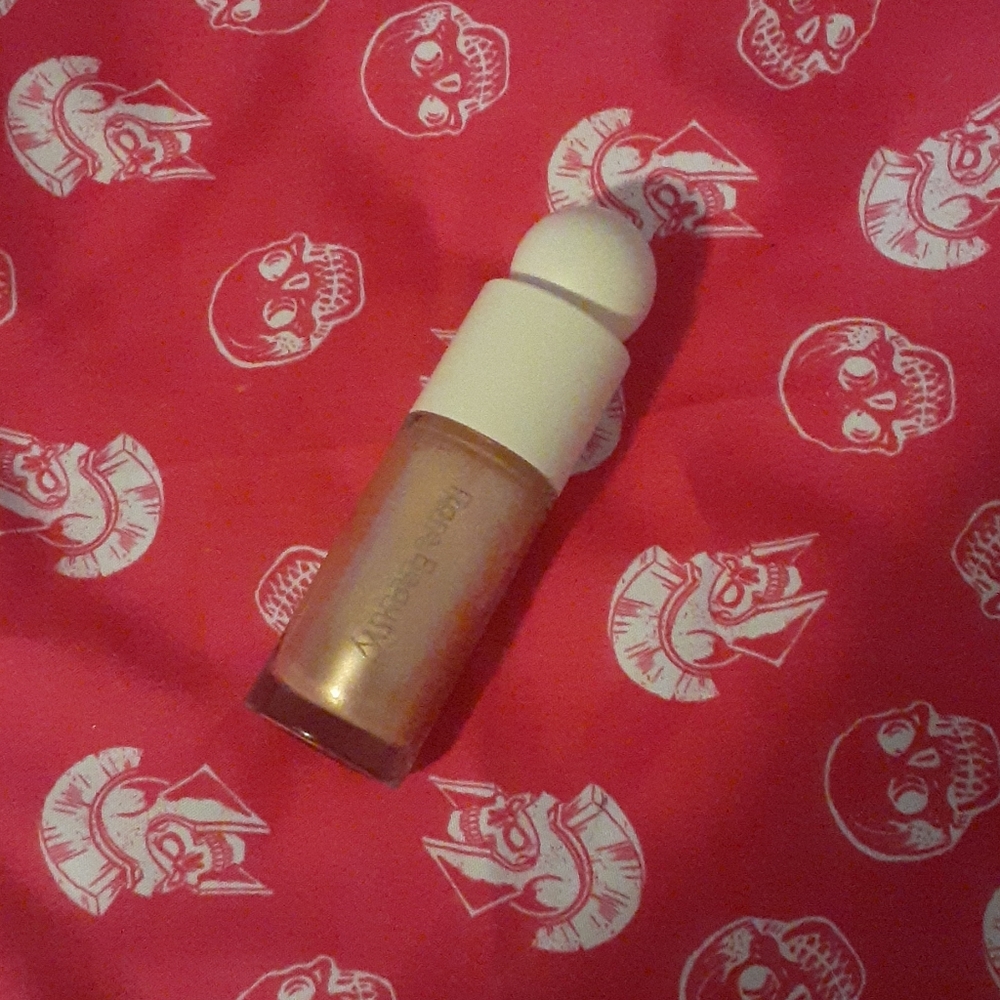 Rare Beauty Mesmerize Liquid Highlight